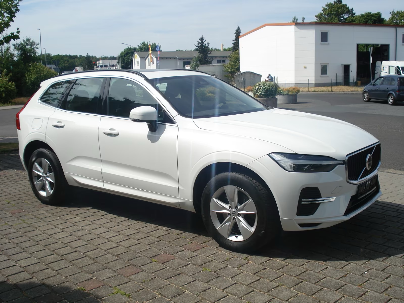 Volvo XC60 Momentum Pro MILD HIBRID DIESEL CUERO - Imagen 4