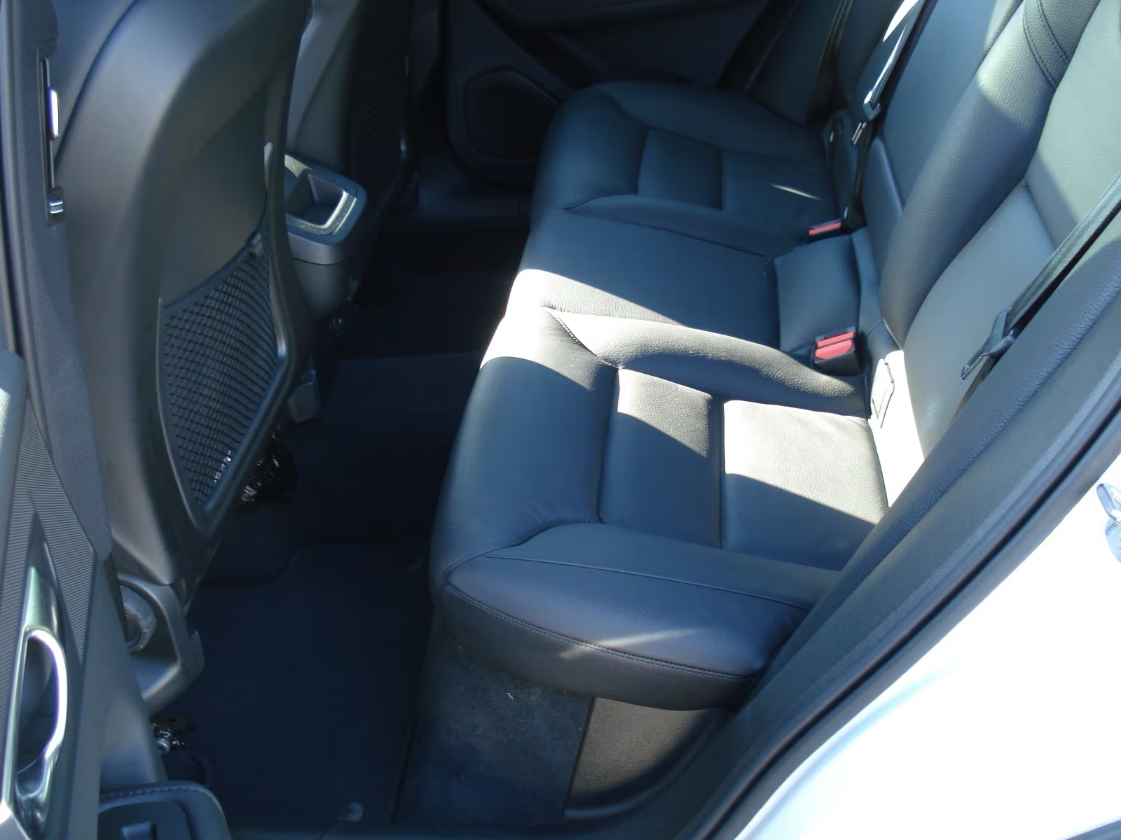 Volvo XC60 Momentum Pro MILD HIBRID DIESEL CUERO - Imagen 13