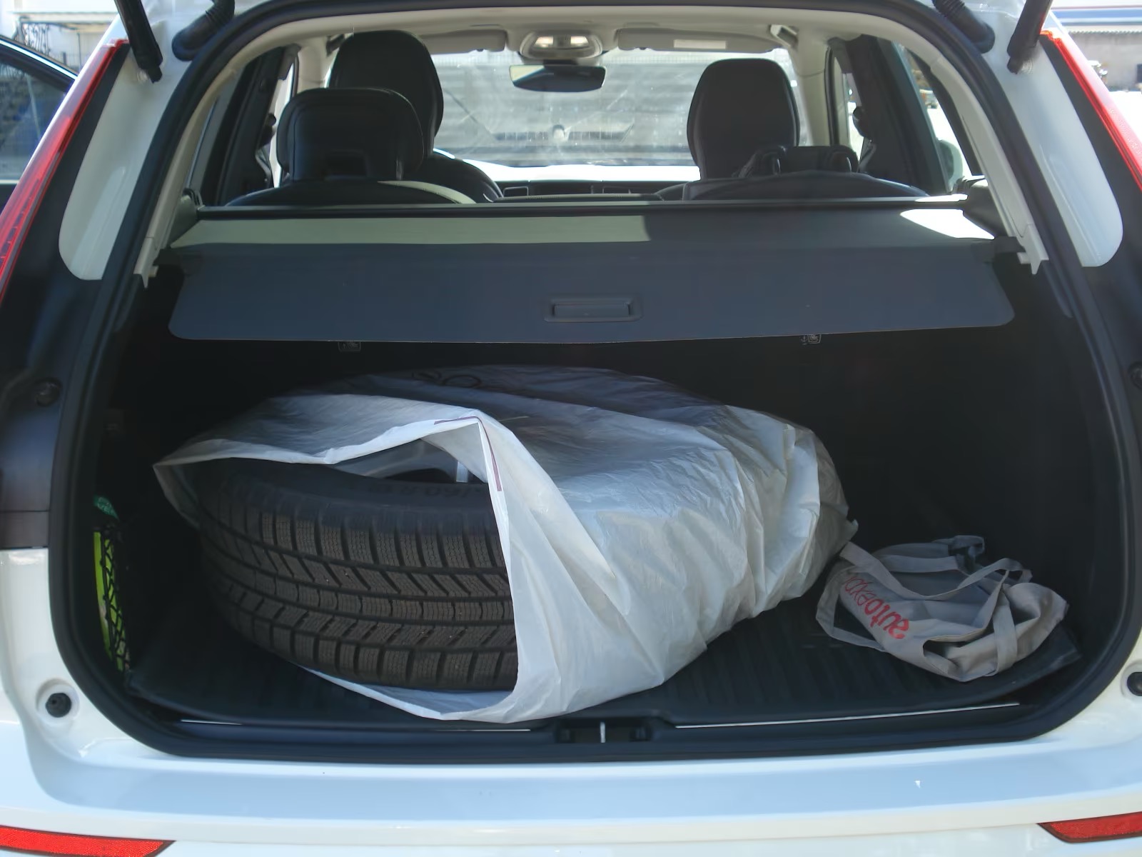 Volvo XC60 Momentum Pro MILD HIBRID DIESEL CUERO - Imagen 20